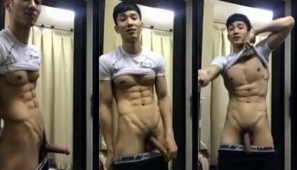 คนหล่อชักว่าวท่าไหนก็หล่อ ทำไงได้คนมันเงี่ยน หนุ่มตี๋หุ่นซิกแพค กล้ามแน่นงานดี เสียวควยน้ำแตกโชว์